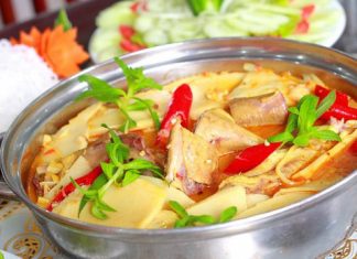 Cách làm lẩu vịt măng cay ấm nồng cho ngày đông