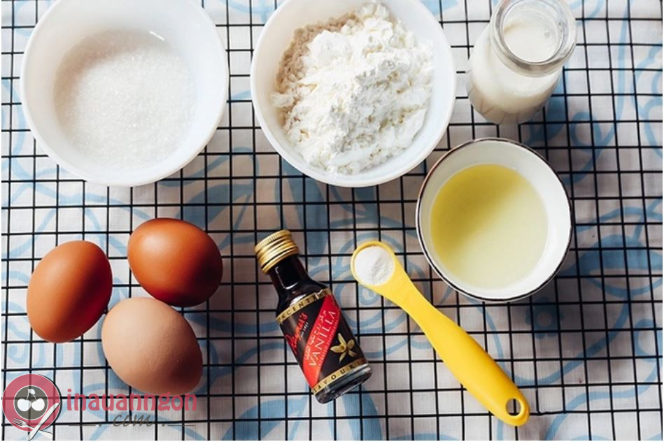 Cách làm bánh bông lan trứng muối sốt phô mai bằng chảo