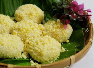 Cùng vào bếp học cách làm bánh dày nhân mặn quen mà lạ