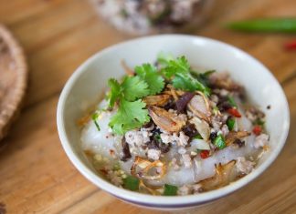 Vào bếp cùng làm bánh đúc nóng đơn giản, không cần nước vôi