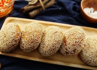 Cực đã với món bánh tiêu nhân thịt đậm đà, ăn là ghiền