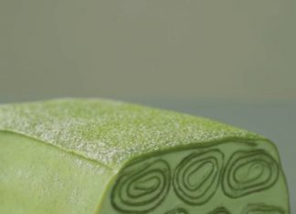 Mách ‘nhẹ’ 2 cách làm bánh crepe trà xanh ngàn lớp – đơn giản và xoắn ốc