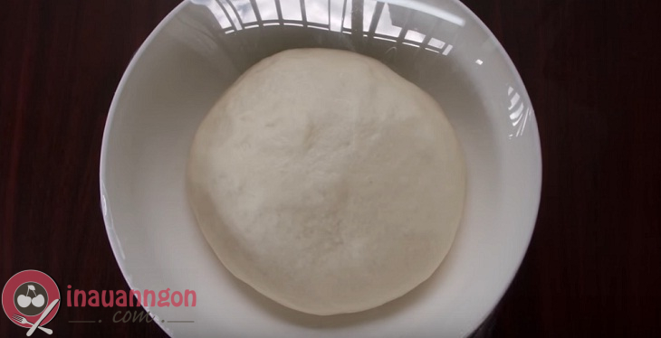 Ủ bột bánh tiêu cho đến khi bột nở gấp đôi