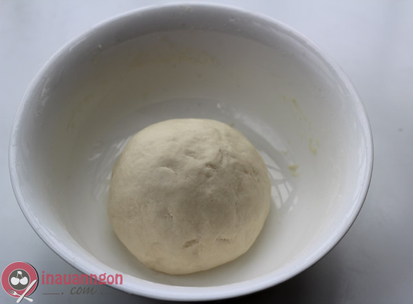 Nhào bột bánh bao súp cũng tương tự như với các loại bánh khác