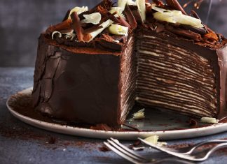 Học mẹo 2 cách làm bánh crepe ngàn lớp socola cho Valentine thêm ngọt ngào