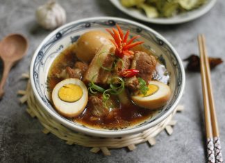 Mách bạn cách làm thịt kho tàu với trứng ngon khó cưỡng
