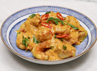 Thử ngay công thức làm tôm sốt trứng muối béo thơm đậm đà