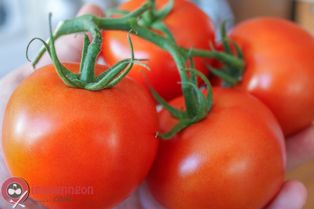 Cà chua chọn trái vừa chín tới, không bị dập úng hay hư hỏng