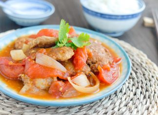 Cách làm thịt lợn xào cà chua đậm vị ăn hao cơm