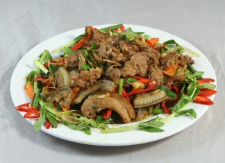 Đổi mới thực đơn hằng ngày với thịt heo rừng xào lăn