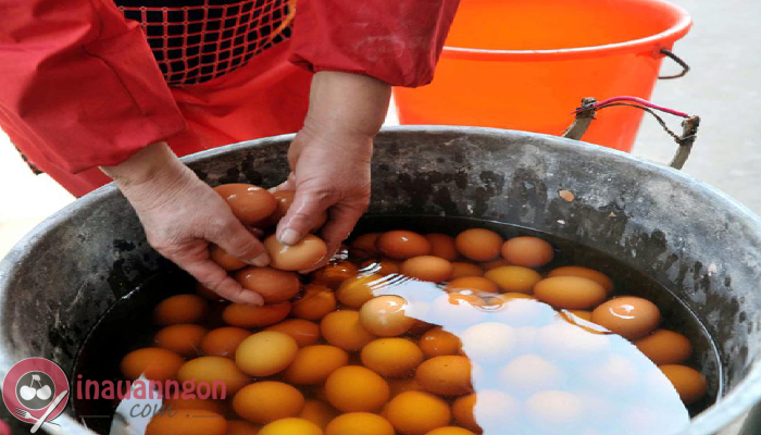 Trứng luộc với nước tiểu là một món ăn lạ có nguồn gốc từ Trung Quốc