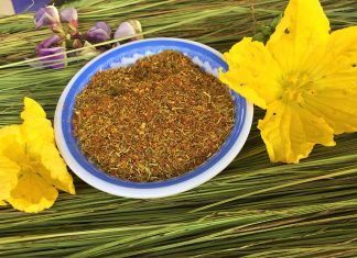 Hướng dẫn chi tiết cách làm món muối trứng kiến vàng chuẩn vị