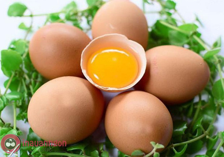 Chọn trứng gà tươi sạch đã được kiểm định chất lượng
