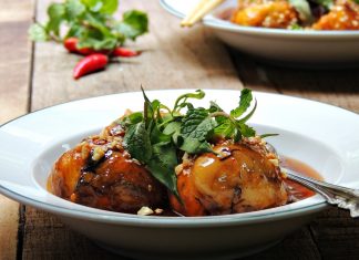 Cùng vào bếp làm món trứng vịt lộn xào me ngon ngất ngây